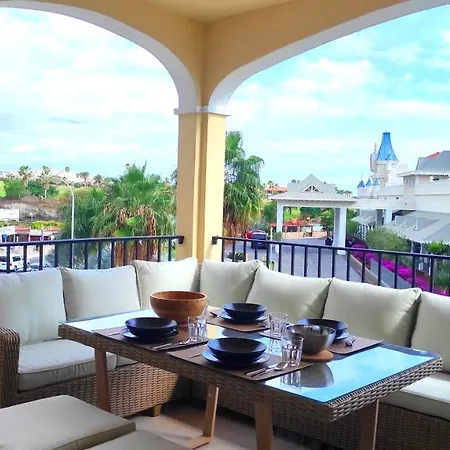 Residential Golf Park - Casa Prezi Апартаменты